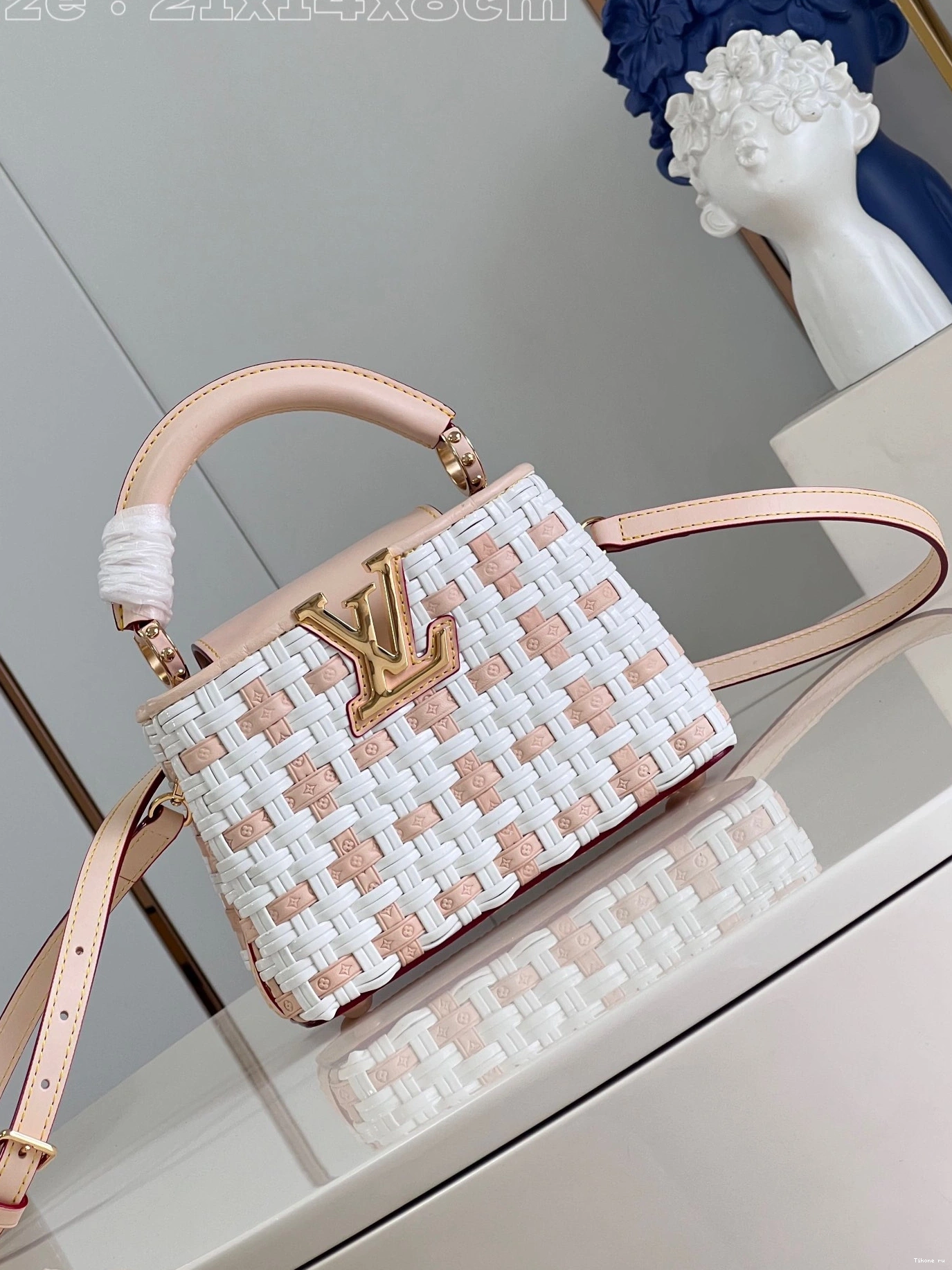 Cheap MINI-21*14*8CM CAPUCINES LOUIS VUITTON 0814